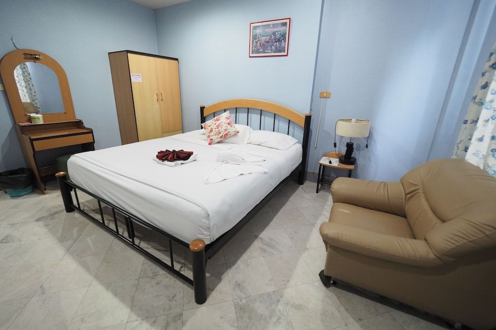 Luxury Hotel Standard Room 5