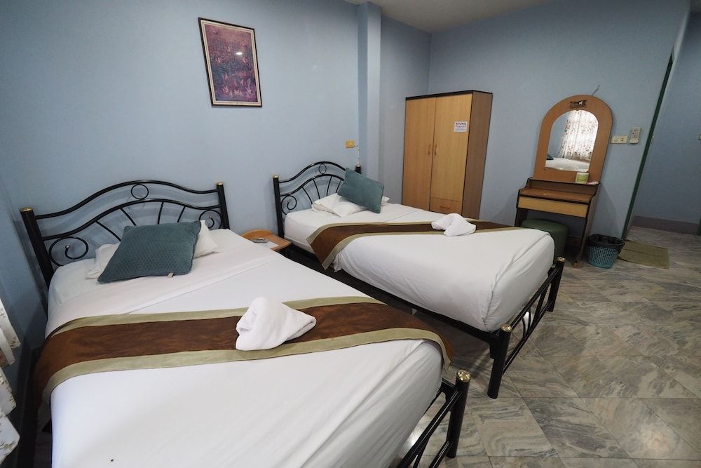 Luxury Hotel Standard Room 4