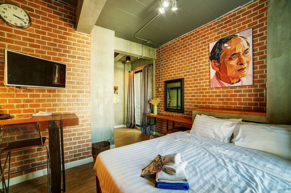 Rent V38 Large Studio