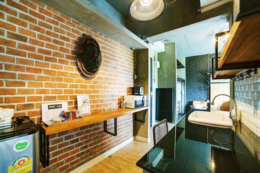 Rent V38 Large Studio 8