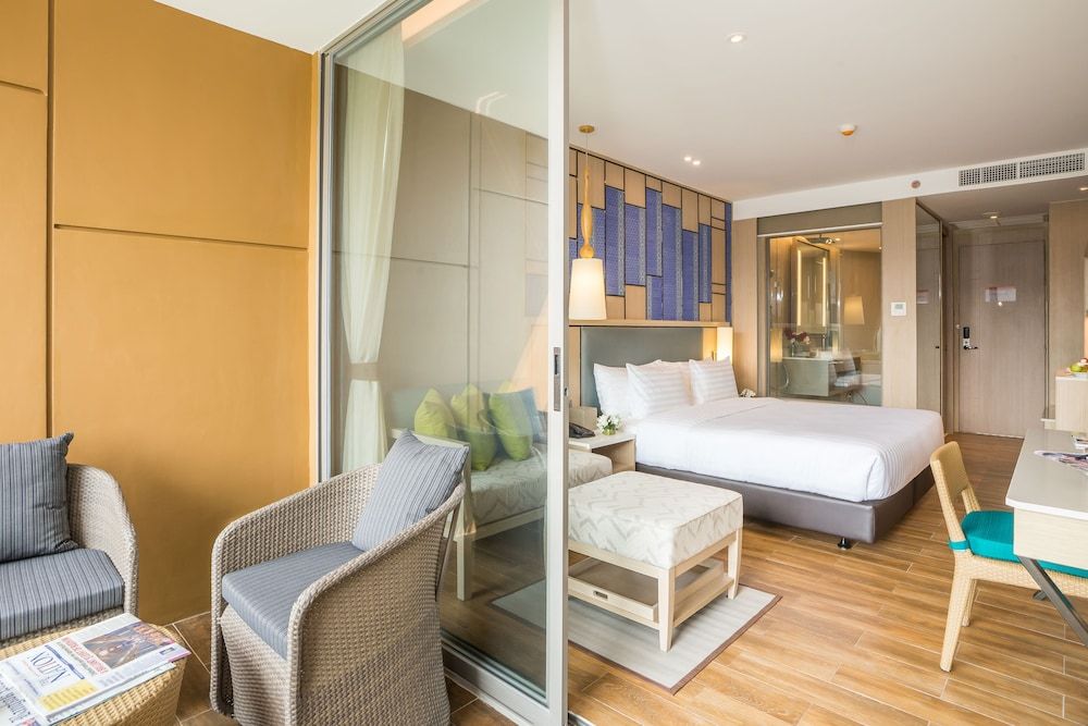 AVANI Deluxe Pool Access Room