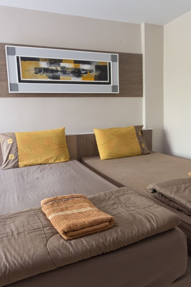 Benjatara Boutique Place Resort Deluxe Room 2