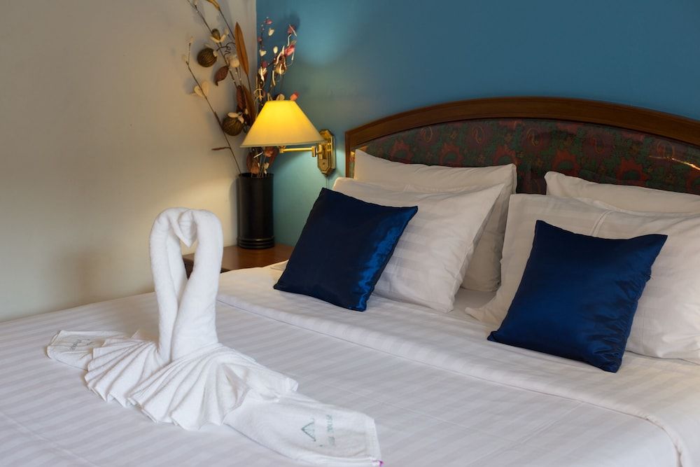 Deluxe Room, Pool View