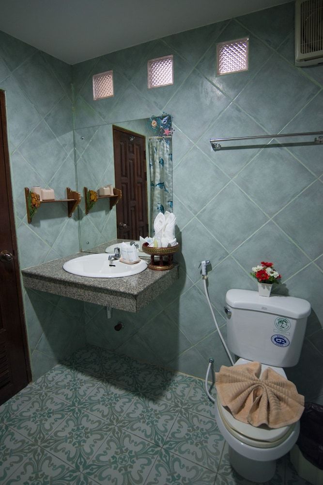 Kata Interhouse Resort by Haii Collection Deluxe Room, Pool View 4