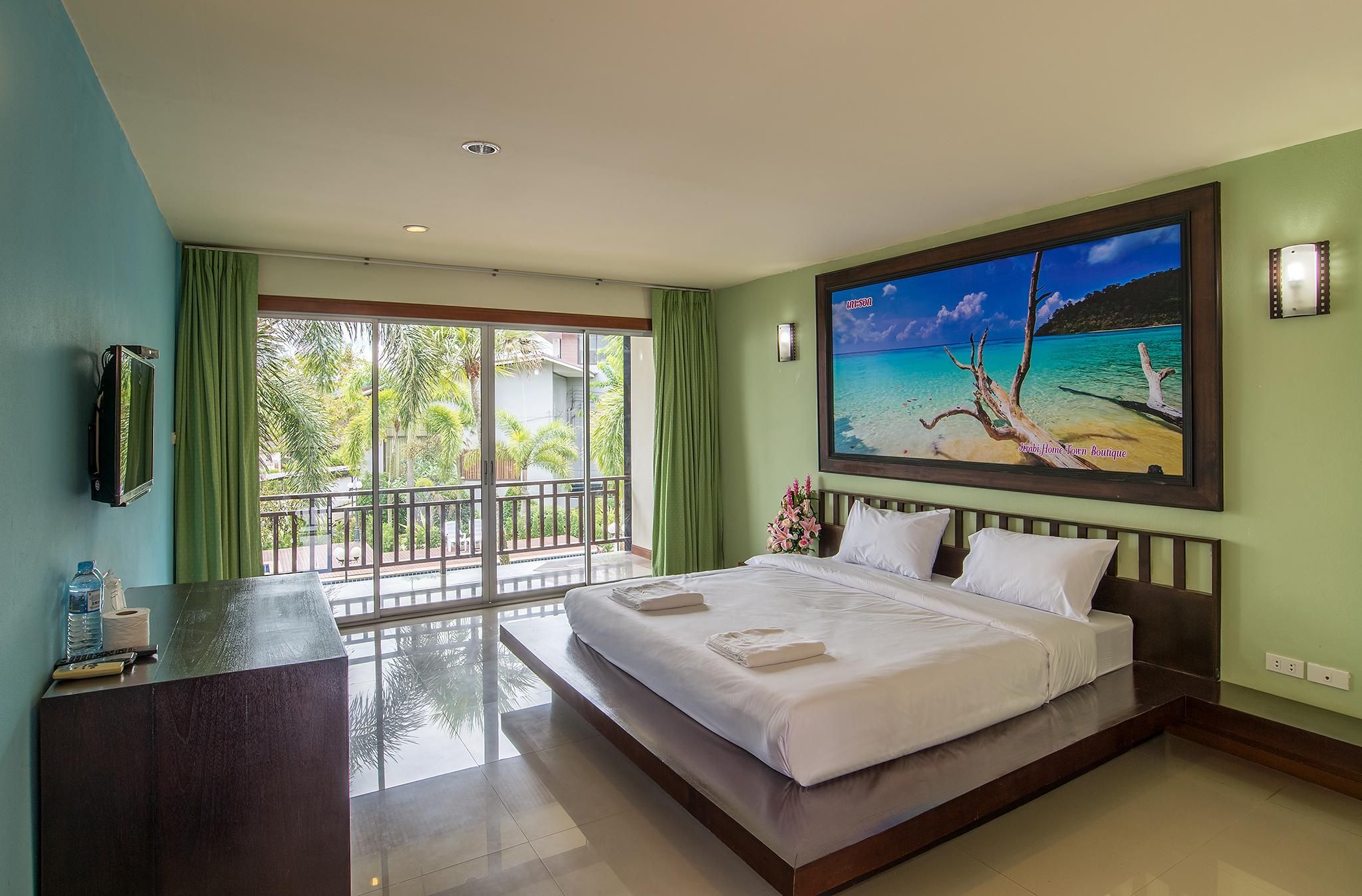 Deluxe Double or Twin Pool View