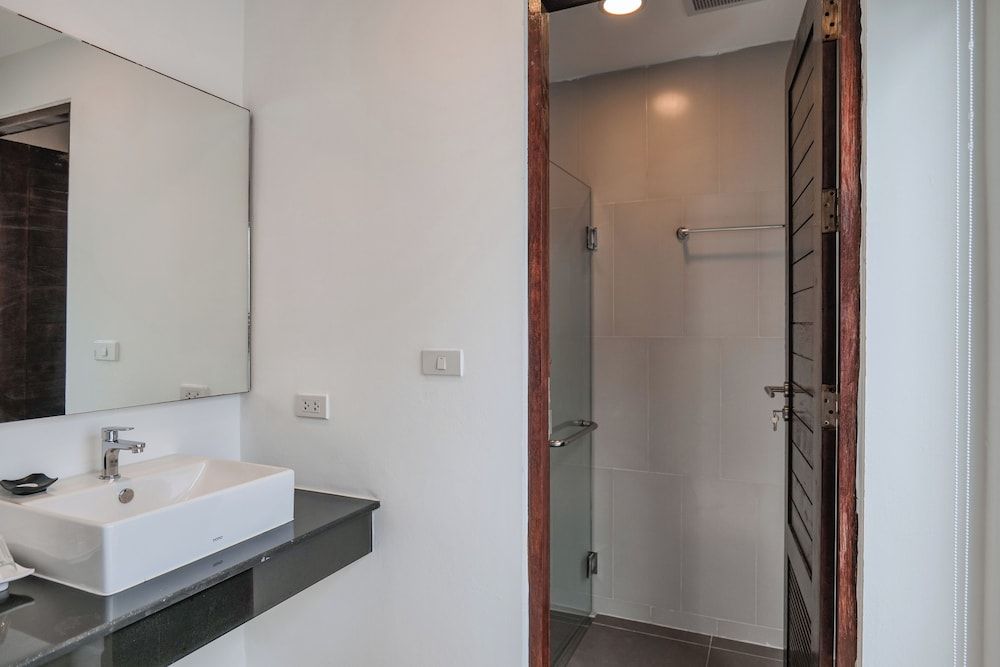 SEAnery Beach Resort Garden View - Hill Suite 7