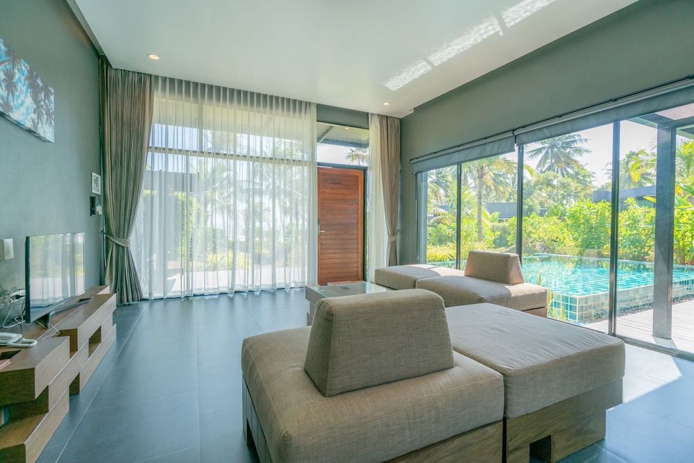 SEAnery Beach Resort Grand Deluxe Beach Pool Villa 9