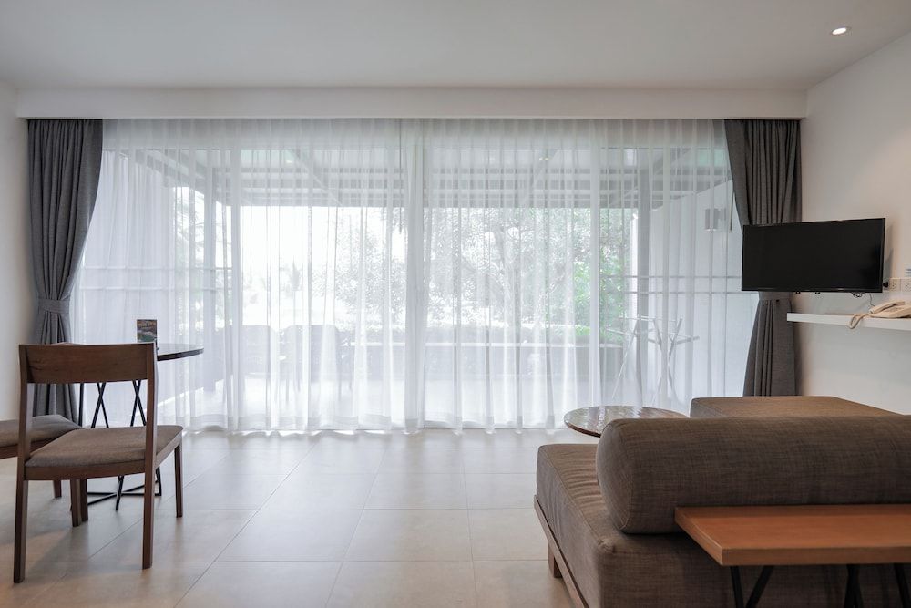 SEAnery Beach Resort Garden View - Hill Suite 8