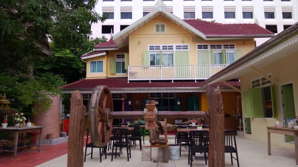 undefined Panida Suite 5