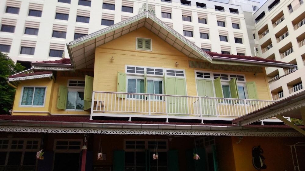 undefined Panida Suite 6