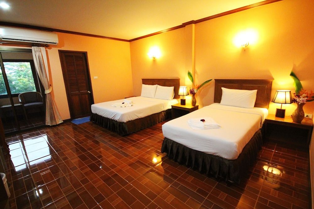 Deluxe Room (Family Room)