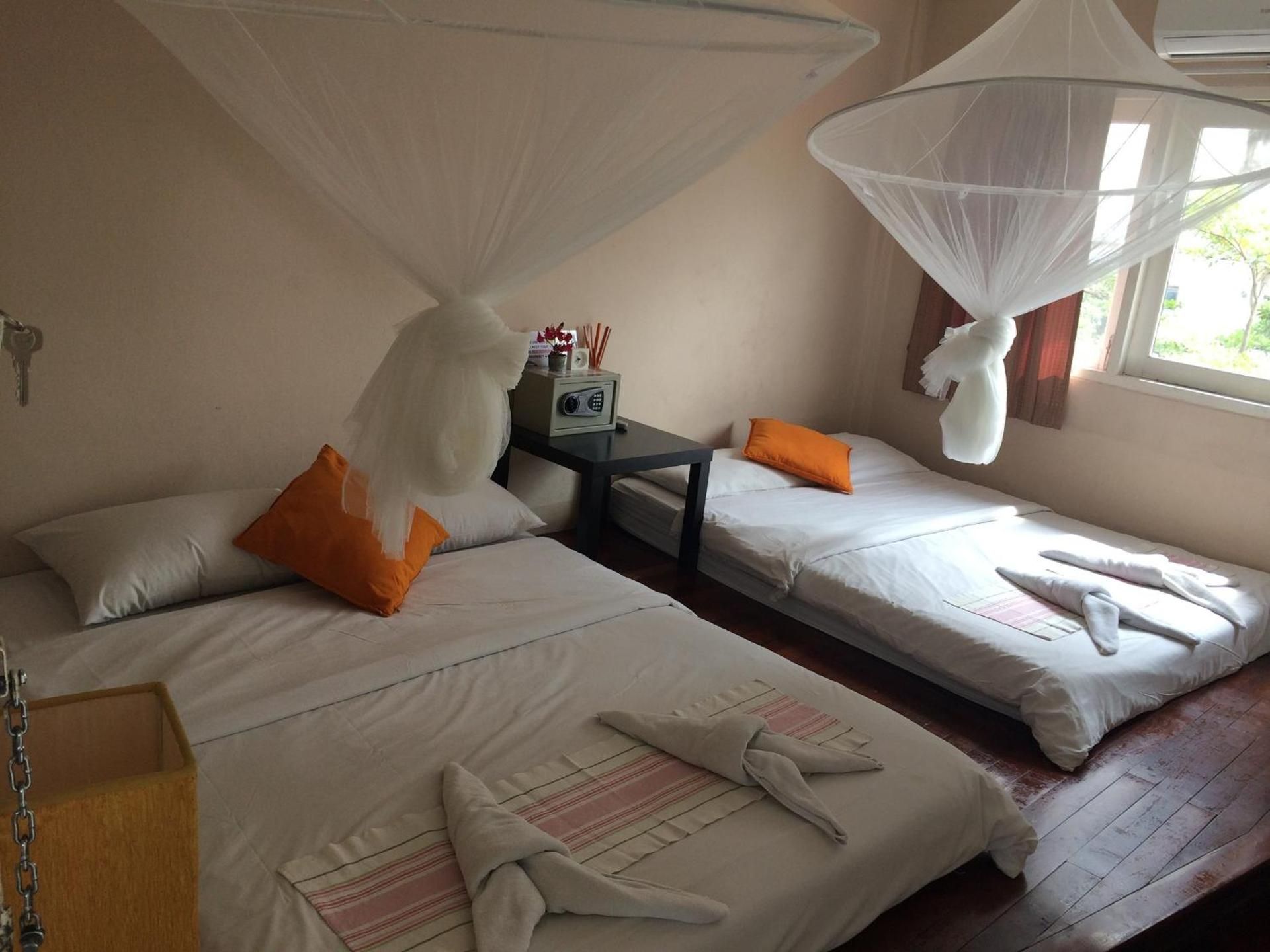 undefined VX The Fifty - Hostel 9