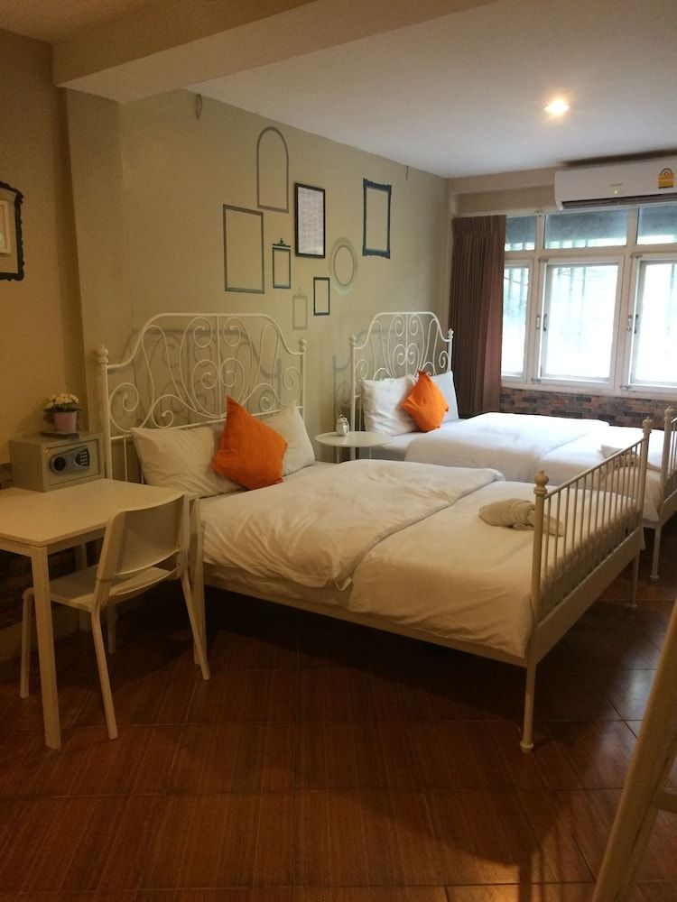 VX The Fifty - Hostel Deluxe Room, 2 Queen Beds