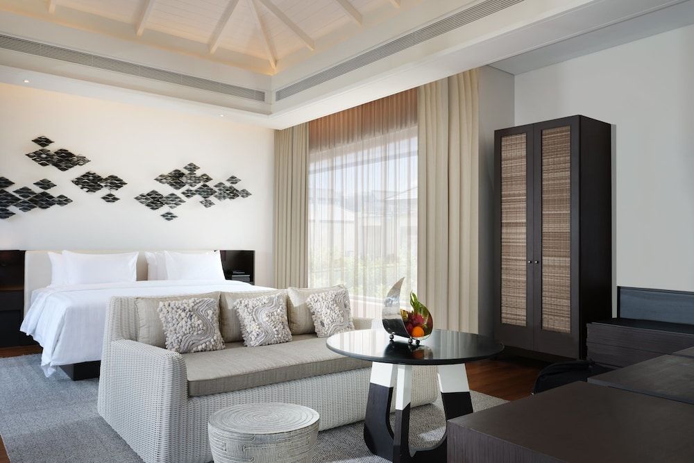 Grand Pool Villa