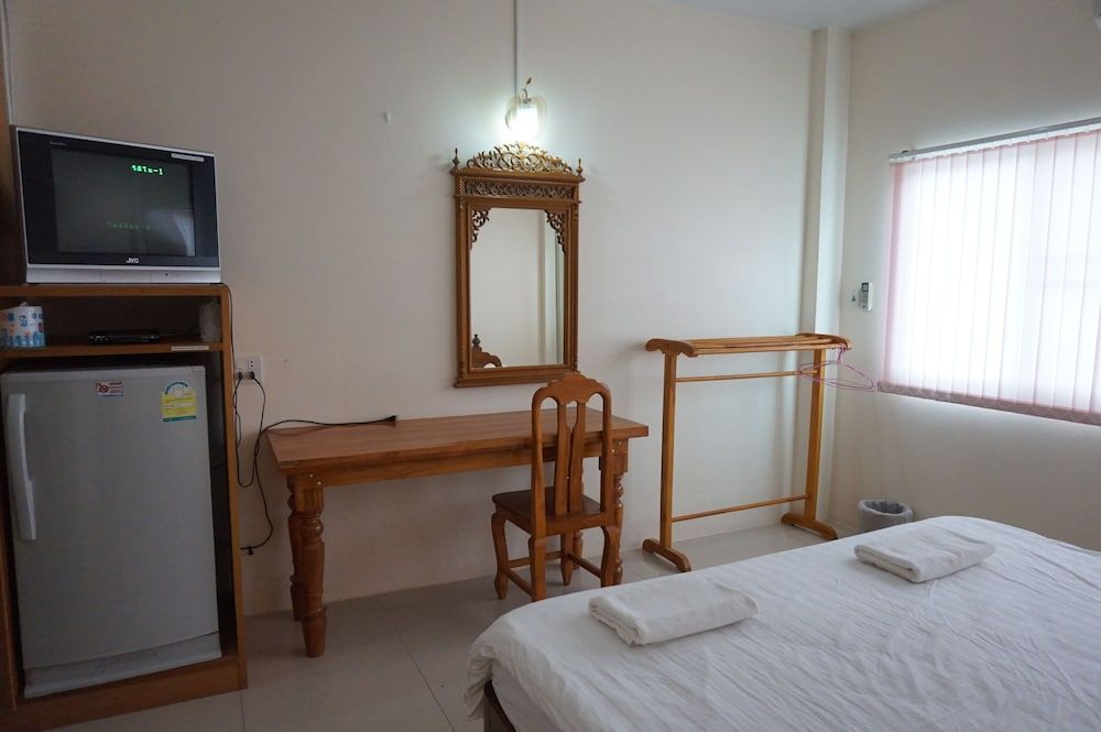 Pornnarumirt Hotel Standard Double Room 6