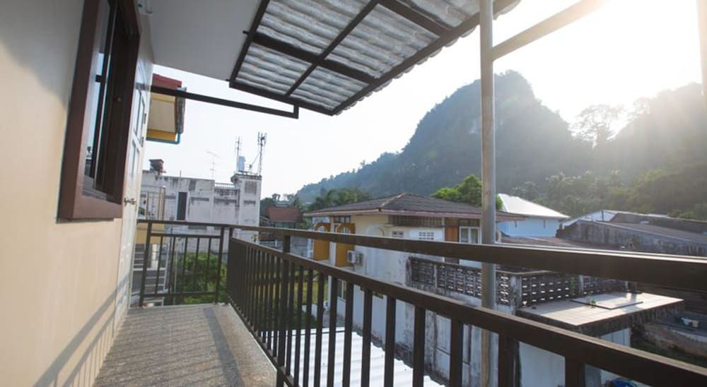 The Sleep Phang Nga Small Double Room 6