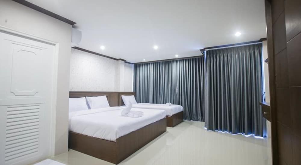The Sleep Phang Nga Family Triple Room 2