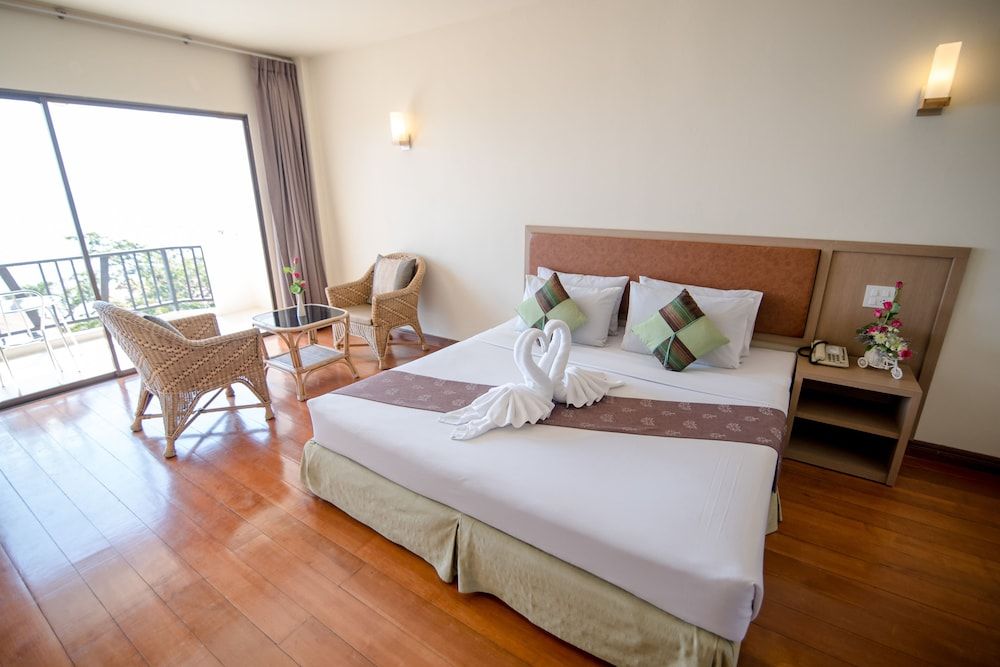 New Travel Beach Resort