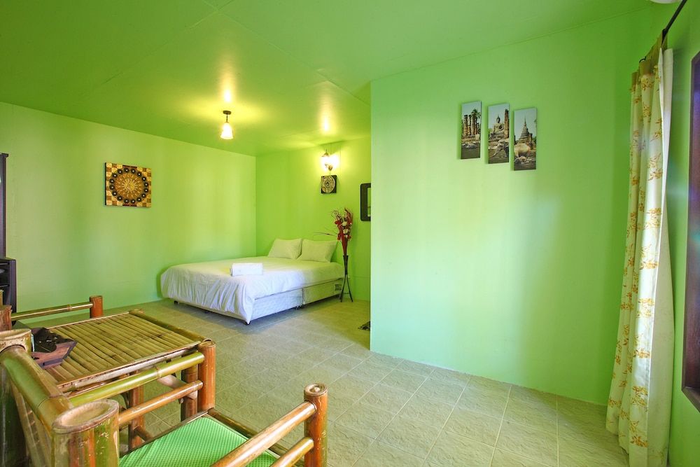 undefined PP Red Tuna Hut