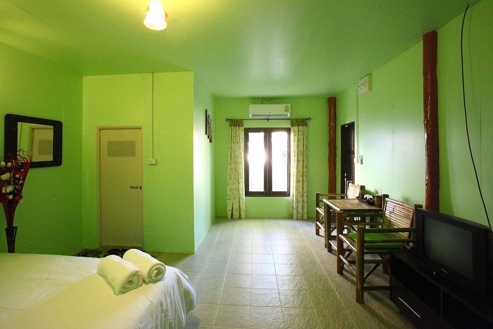 undefined PP Red Tuna Hut 6