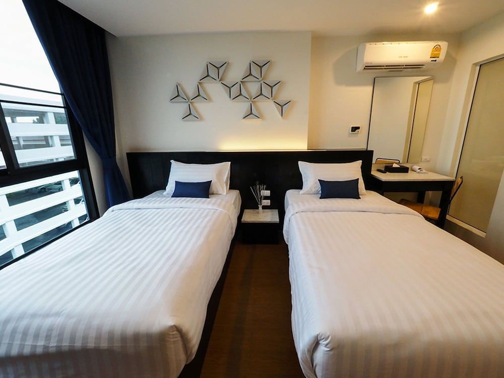 Deluxe Twin Room