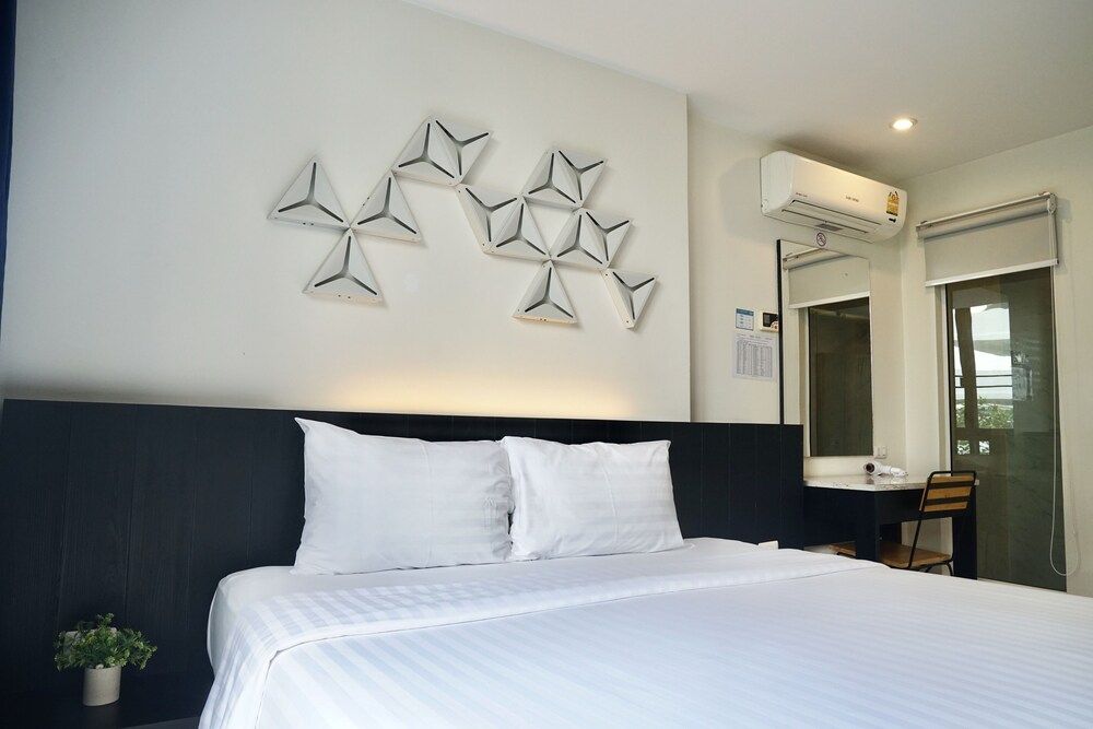 130 Hotel & Residence Bangkok Superior Double Room