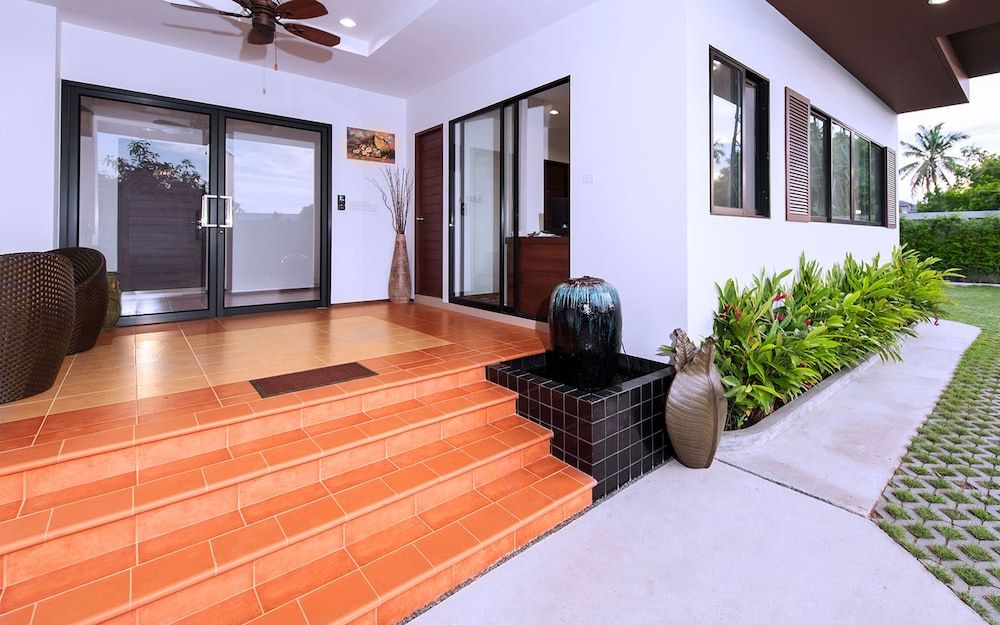 undefined Vantage Resort 5