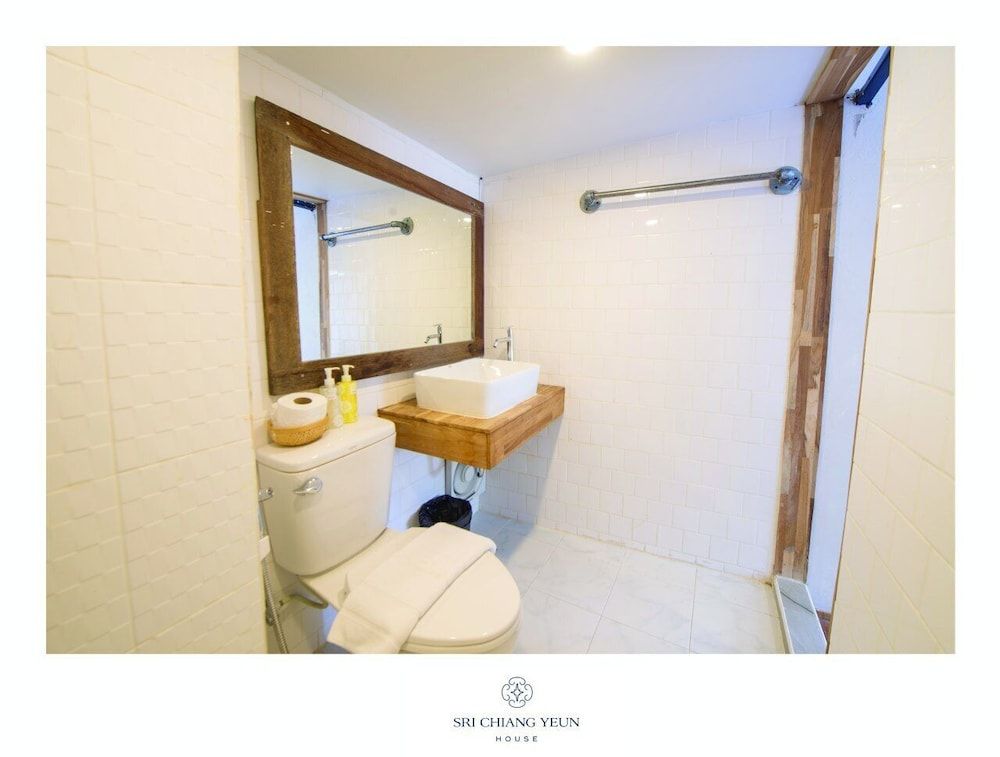Sri Chiang Yeun Boutique House Superior Triple Room 9