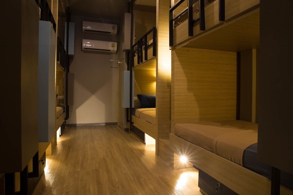 undefined Bed Box Khaosarn Hostel 10