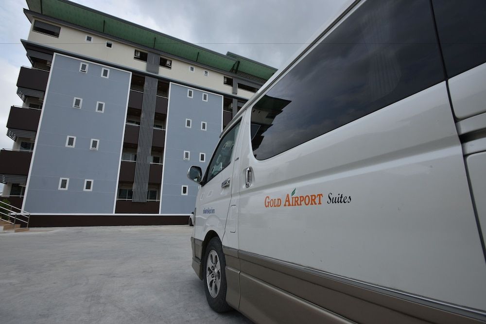 undefined Gold Airport Suites 6