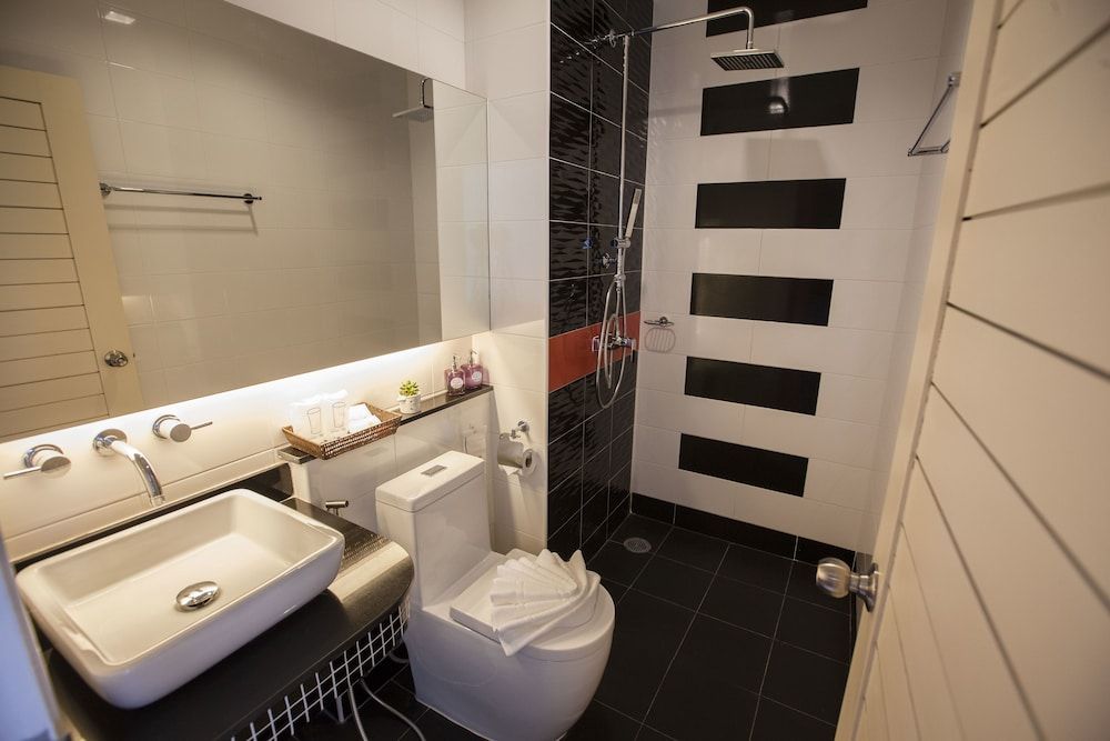 The Elysium Residence Standard King Size Bed 5