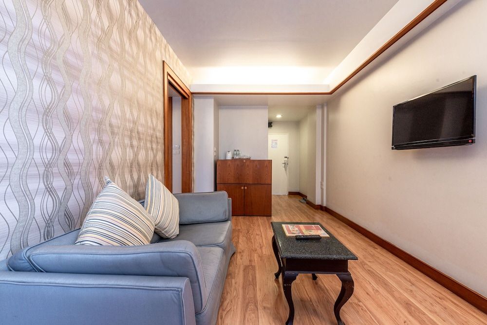 Nonthaburi Palace Hotel Honeymoon Room 15