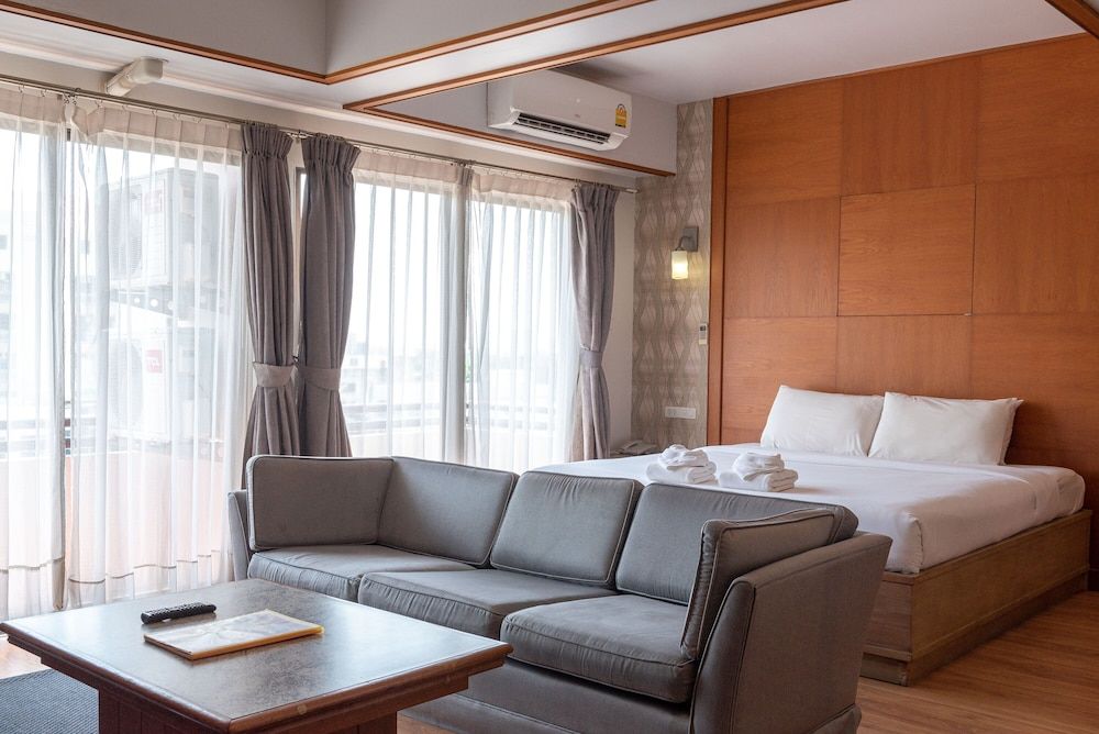 Nonthaburi Palace Hotel Honeymoon Room 10