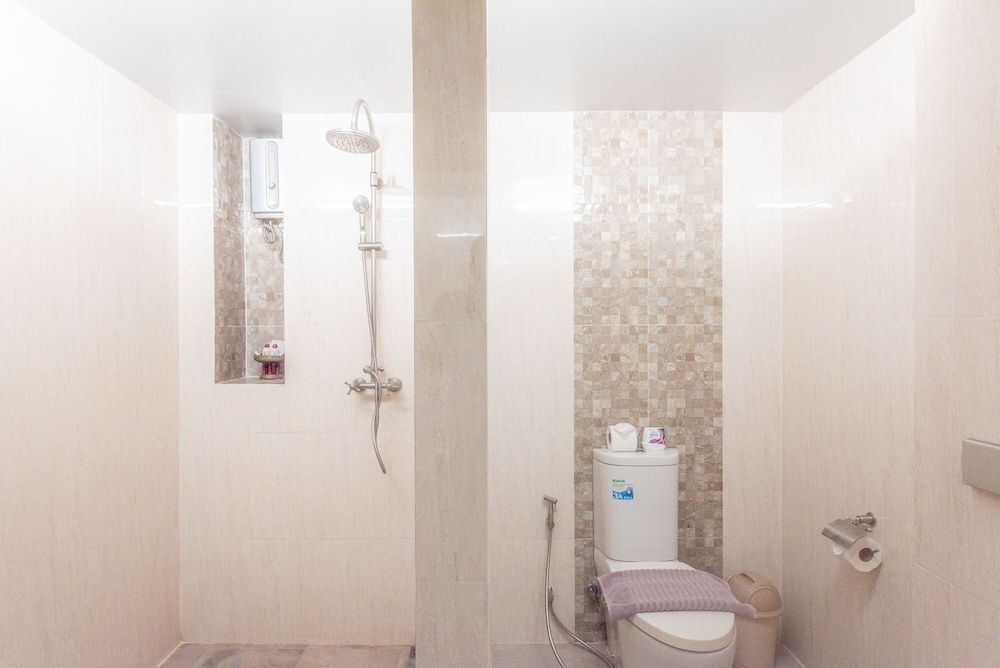 Nonthaburi Palace Hotel Honeymoon Room 12