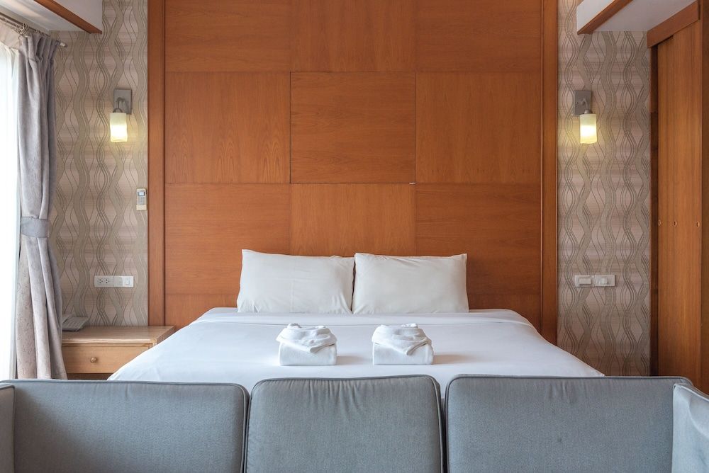 Nonthaburi Palace Hotel Honeymoon Room 4