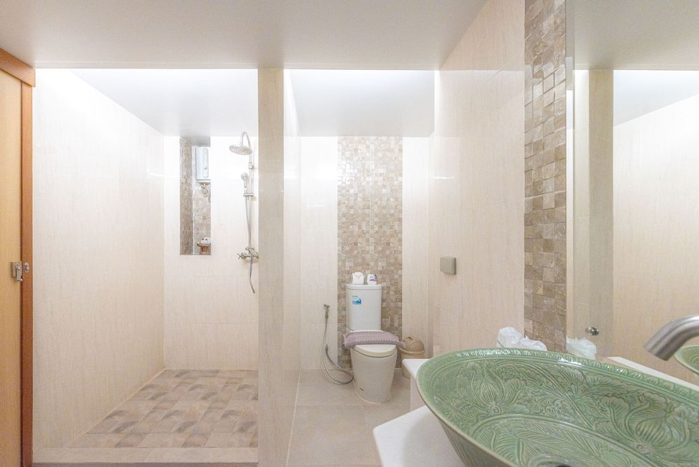 Nonthaburi Palace Hotel Honeymoon Room 13