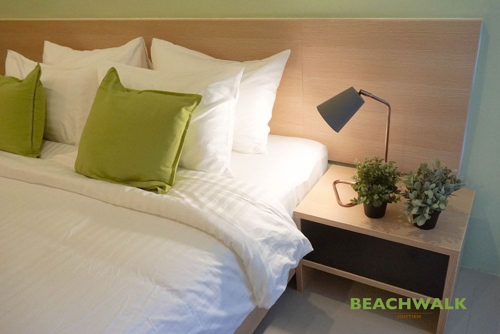 Beachwalk Jomtien Superior Double Room 4