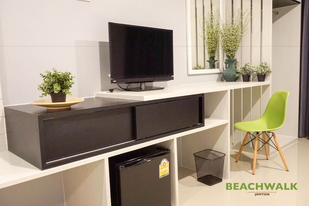 Beachwalk Jomtien Superior Double Room, Balcony 13