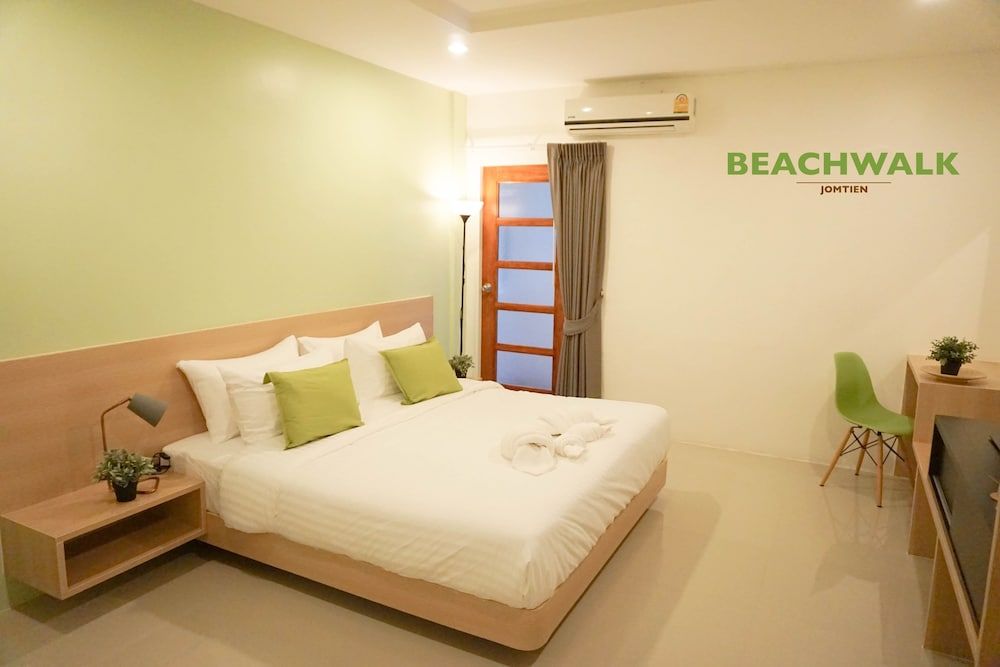 Beachwalk Jomtien Superior Double Room