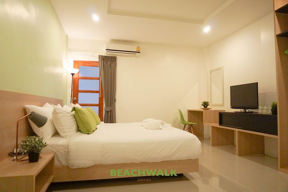 Beachwalk Jomtien Superior Double Room 3