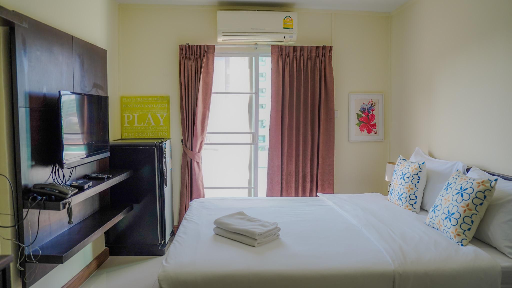 House and Home Residence Studio Queen 3