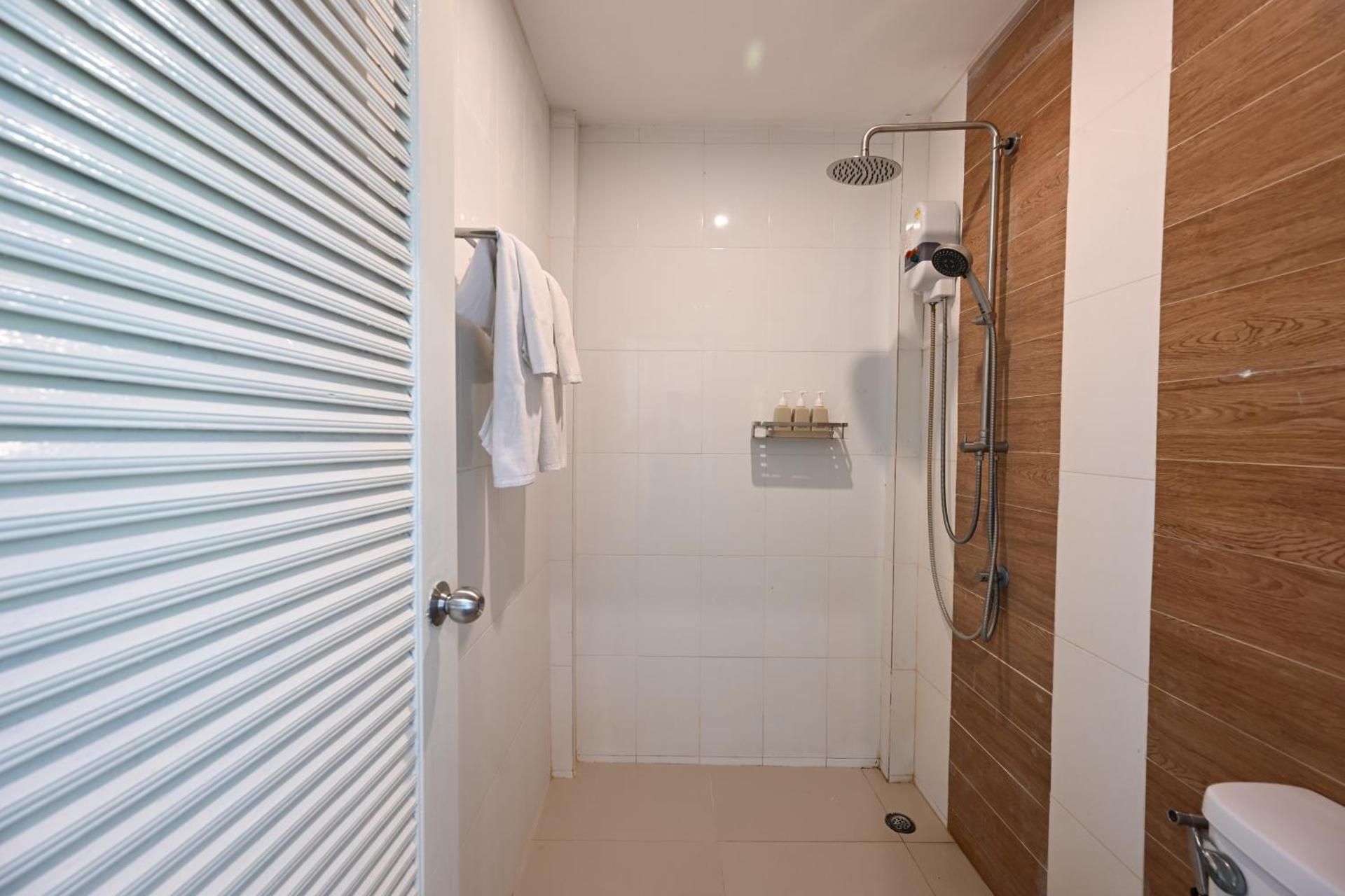 Beach Front Bungalow (Adult Only)