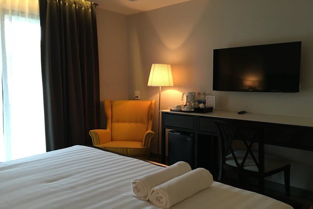 The Sala Pattaya Deluxe Room