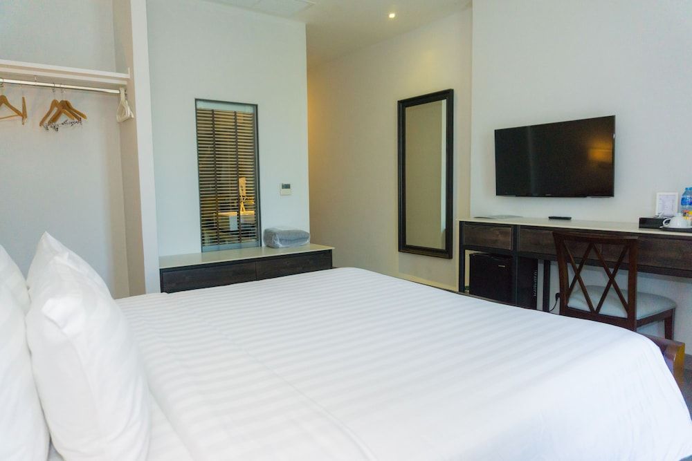 The Sala Pattaya Deluxe Room 4