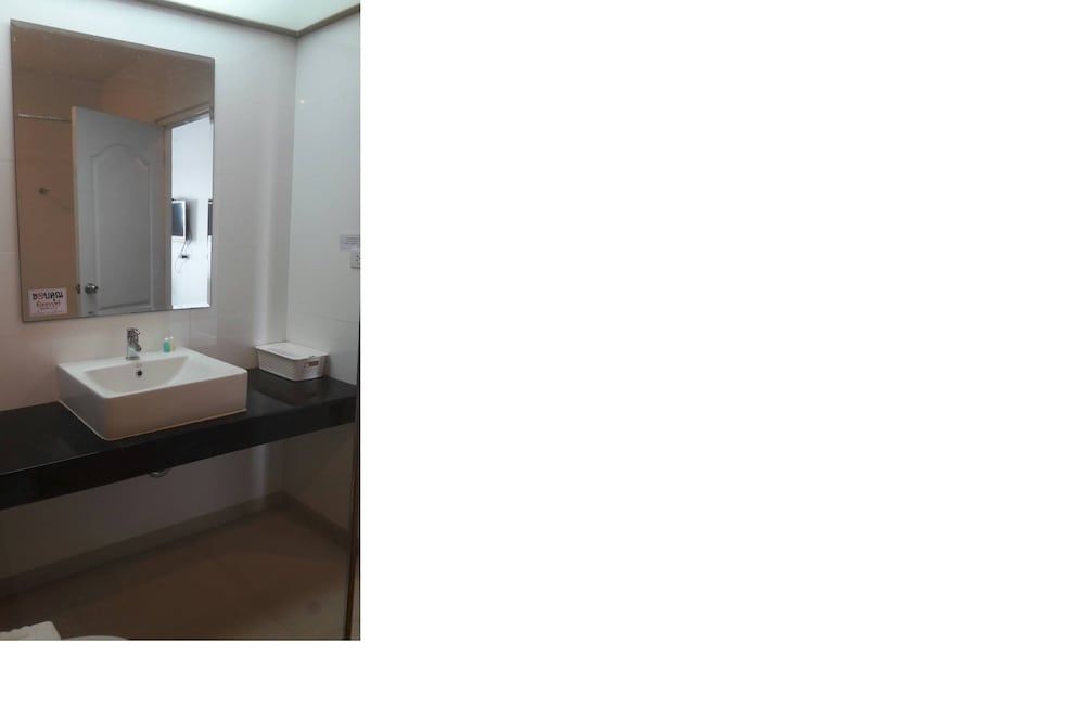 U Place Korat Standard Twin Room 4