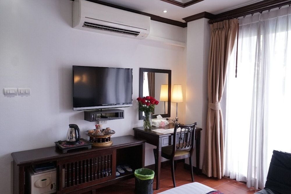 undefined Baan Huen Phen 3