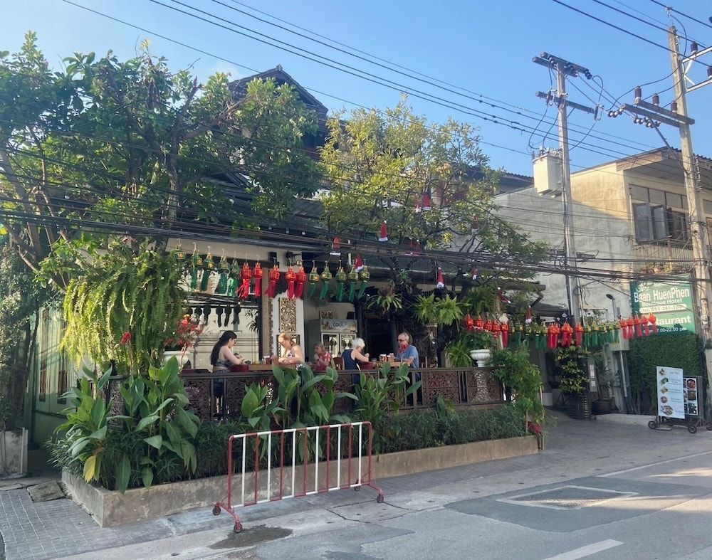 undefined Baan Huen Phen 6