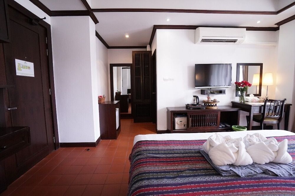 undefined Baan Huen Phen 7