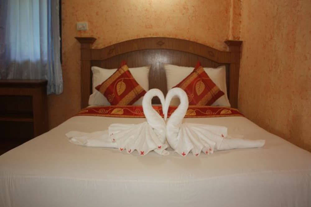 Deluxe Aircon ( Beach Side )