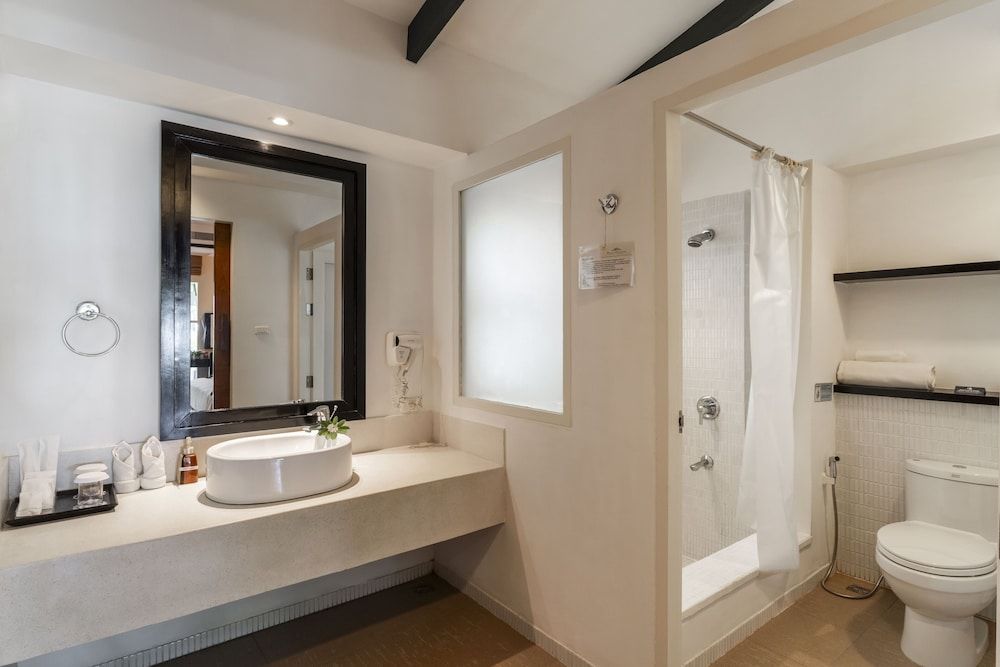 Baan Khaolak Beach Resort Deluxe Bungalow, Garden View 10